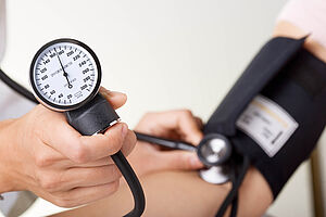 Blutdruck Messung Checkup