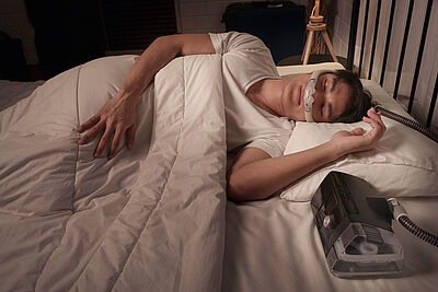 Diagnose schlafbezogener Atmungsstörungen bei schlafendem Patienten